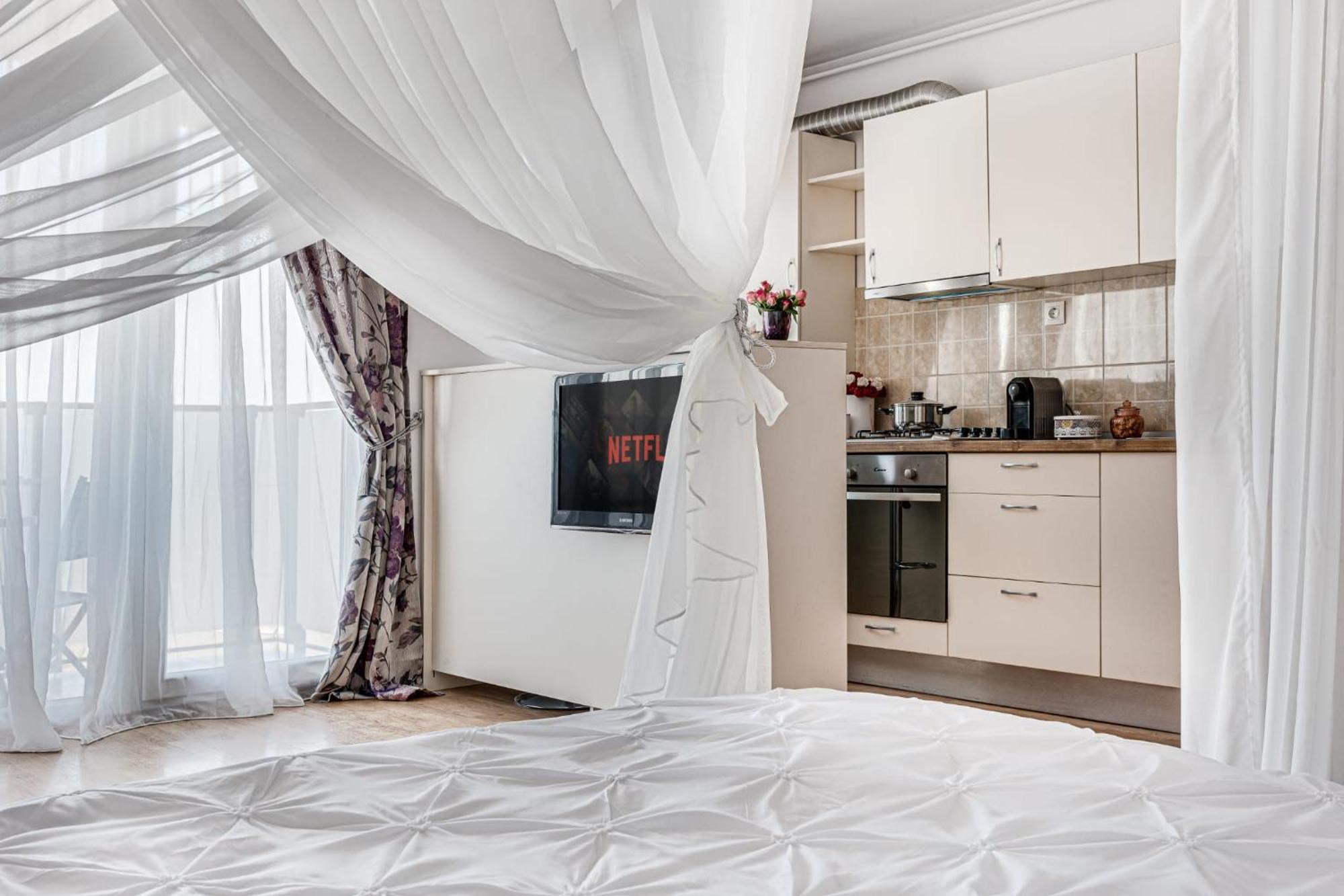 Ari - Ared Luxurious Apartments With Balcony & Free Parking Arad Exterior foto